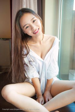 大胸美女照片